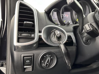 Porsche Cayenne Aut. *PANO | LUXURY-LEATHER | BI-XENON | SPORT-CHRONO | MEMORY-PACK | BOSE-SOUND | AIR-SUSPENSION | HEATED-SPORT-SEATS | NAVI-FULLMAP | DAB+ | CAMERA | SHIFT-PADDLES | TOWBAR | 21''ALU * - afbeelding nr 20