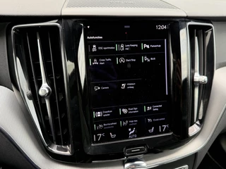 Volvo XC60 Volvo XC60 B4 197PK R-Design| Panodak| Adap.Cruise| Trekhaak| Camera - afbeelding nr 35
