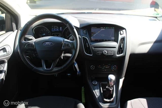 Ford Focus Ford Focus Wagon 1.5 Red Edition 18Inch/Trekhaak/NAP/Cruise - afbeelding nr 11