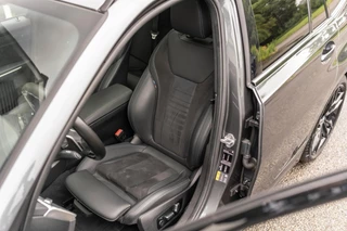 BMW 3 Serie BMW 3-serie Touring 330e xDrive M SPORT PANO LASER - afbeelding nr 18