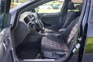 Volkswagen Golf Volkswagen Golf 7.5 GTI 2.0 TSI GTI Performance 245PK Pano/DYNa/Trkhk/Cam - afbeelding nr 39