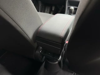 Volkswagen up! Volkswagen Up! 1.0 BMT move up! Airco | Stoelverwarming | Bluetooth | Telefoonhouder | Lichtmetalen velgen | Armsteun | LED Mistlampen voor | Historie aanwezig! - afbeelding nr 29