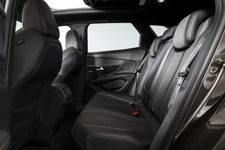 Peugeot 3008 Peugeot 3008 1.2 PureTech 130 PK GT Line | S/K-Panodak | Dig. Cockpit | Cruise | PDC | Camera | NAV | ECC | Elek. Klep | DAB | LM 19