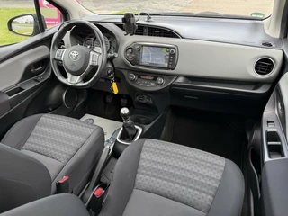Toyota Yaris Toyota Yaris 1.3 VVT-i Trend - NAVI/LANEASSIST/CAM/LED/NAP - afbeelding nr 13