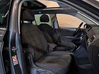 Volkswagen Tiguan Volkswagen Tiguan 2.0 TSI 4Motion Highline Business R 220pk Pano Virtual Alcantara 19 inch - afbeelding nr 12