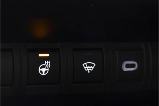 Toyota C-HR Toyota C-HR 2.0 Hybrid 200 Dynamic | Dig. Cockpit | Adapt. Cruise | Stoel-+Stuurverw. | PDC | Camera | NAV + App. Connect | ECC | LM 18