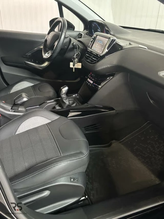 Peugeot 2008 Peugeot 2008 1.2 110 pk Allure | Pano | Clima | Cruise | CarPlay | Stoelverw. | PDC | 16