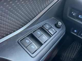 Toyota C-HR Toyota C-HR 1.2 Comfort | Airco | Cruise Control | Elektr. Verst. Buitenspie - afbeelding nr 13