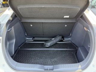 Toyota C-HR Toyota C-HR 2.0 Hybrid 200 Team D | CarPlay | ACC | Camera | LED | Dodehoek | Keyless | 18 inch - afbeelding nr 30