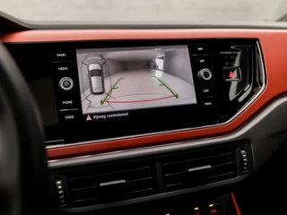 Volkswagen Polo Volkswagen Polo 2.0 TSI GTI 200Pk Automaat (SCHUIFDAK, VIRTUAL COCKPIT, APPLE CARPLAY, GROOT NAVI, CAMERA, BEATS AUDIO, MODE KNOP, STOELVERWARMING, CRUISE, NIEUWSTAAT) - afbeelding nr 19