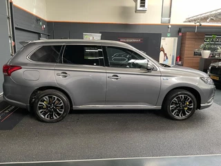 Mitsubishi Outlander Mitsubishi Outlander 2.4 PHEV Intense+ CARPLAY/ACC/RUITJES LEDER/360CAMERA - afbeelding nr 7