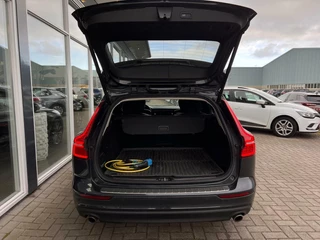 Volvo V60 Volvo V60 2.0 T6 Twin Engine AWD Momentum Pro | Stoelverwarming | Cruise Control | Achteruitrijcamera | Apple Carplay | Navi | Botspreventie | - afbeelding nr 26