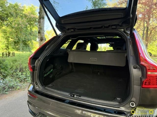 Volvo XC60 Volvo XC60 2.0 T8 Plug-in hybrid AWD R-Design / Pano / HK' - afbeelding nr 40