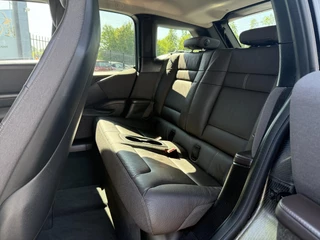 BMW i3 BMW i3 S 120Ah 42 kWh RoadStyle Edition 2e Eigenaar,Navi,Leder,184pk,Stoelverwarming,Dealer Onderhouden,Pdc V+A,Apk tot 01-2026 - afbeelding nr 8