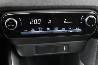 Toyota Yaris Toyota Yaris 1.5 Hybrid Dynamic | Camera | Adaptive cruise |  Carplay | Full LED | Keyless | Navigatie | Climate control | Bluetooth - afbeelding nr 18