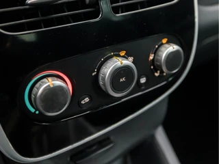 Renault Clio (NAVIGATIE, GETINT GLAS, BASS REFLEX, PARKEERSENSOREN, SPORTSTOELEN, LM VELGEN, PARKEERSENSOREN, CRUISE, NIEUWE APK, NIEUWSTAAT) - afbeelding nr 9