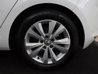 Volkswagen Golf Volkswagen Golf 1.0 TSI Business Edition Connected | Automaat |  Camera | Navigatie | Trekhaak | Climate control | Sportstoelen | Cruise control | Parkeerhulp | Bluetooth - afbeelding nr 27