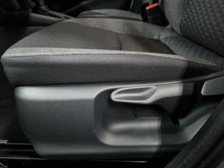 Toyota Yaris Cross Toyota Yaris Cross 1.5 Hybrid/Team-D/PDC/BSM/Elektr. Achterklep - afbeelding nr 19