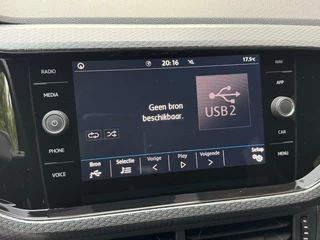 Volkswagen T-Cross Volkswagen T-Cross 1.0 TSI R-line Automaat | LED | Trekhaak |  Getint glas | Climate control | Cruise control adaptief | Lane assist | Dode hoek detectie | DAB | Navigatiesysteem | Inklapbare spiegels | Parkeersensoren voor en achter - afbeelding nr 17