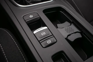Renault Megane E-Tech Renault Megane E-Tech 1.6 Plug-In Hybrid 160 Zen - All-in rijkrprs | Navi | Carplay | Cruise | Stoelverw. - afbeelding nr 23