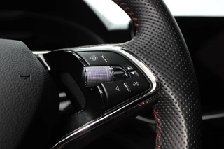 Škoda Kamiq Skoda Kamiq 1.5 TSI ACT Monte Carlo // 150PK - Panoramadak - Apple CarPlay & Android Auto - Camera - All-season - 1e eigenaar - afbeelding nr 28