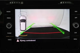 Volkswagen Golf Volkswagen GOLF 2.0 TSI GTI TCR (AKRAPOVIC, PANORAMADAK, CAMERA, STOELVERWARMING, CRUISE CONTROL, DEALER ONDERHOUDEN) - afbeelding nr 20