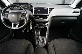 Peugeot 208 Peugeot 208 1.2 PureTech Blue Lease Executive, CarPlay, PDC - afbeelding nr 4