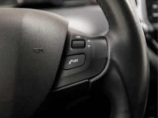 Peugeot 2008 Automaat (APPLE CARPLAY, NAVIGATIE, CAMERA, CLIMATE, CRUISE, SPORTSTOELEN, PARKEERSENSOREN, NIEUWE APK, NIEUWSTAAT) - afbeelding nr 20