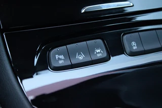 Opel Grandland Opel Grandland 1.2 Turbo 136PK AUTOMAAT Hybrid GS | BLACK PACK | STOEL/STUUR VERWARMING | NAVIGATIE | APPLE CARPLAY/ANDROID AUTO | DODEHOEK DETECTIE | 18