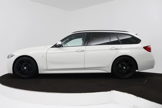 BMW 3 Serie BMW 3-serie Touring 318i M Sport Edition (STOELVERWARMING, NAVIGATIE, PARKEERSENSOREN, AUTOMAAT, CRUISE CONTROL, NL-AUTO) - afbeelding nr 2