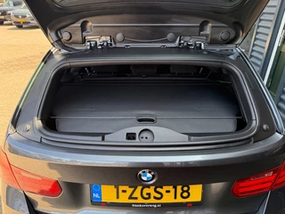 BMW 3 Serie BMW 3 Serie 320I Touring M SPORT Navi Xenon 19 Inch - afbeelding nr 21