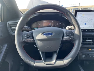 Ford Focus Ford Focus Wagon 1.0 EcoBoost ST Line 155pk Automaat | Adaptive cruise control | Winter Pack | Dodehoeksensoren | Camera - afbeelding nr 17
