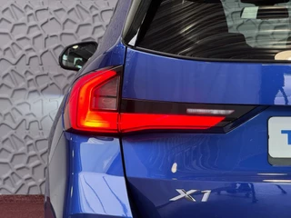 BMW X1 BMW X1 XDRIVE 25E M-SPORT LED ELEK.KLEP NAVI STOELVERW M-SHADOW LINE CARPLAY/ANDROID ZWARTE.HEMEL PHEV PLUG IN HYBRID AWD 4X4 4WD - afbeelding nr 74