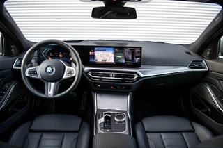 BMW 3 Serie BMW 3-serie 330e Sedan Hybrid | Vol | M Sport | Schuifdak | H&K | Innovation | Head Up | 19 inch | - afbeelding nr 16