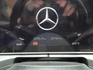 Mercedes-Benz C-Klasse Mercedes-Benz C-Klasse 180 AMG LINE automaat Panorama - afbeelding nr 9