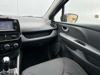 Renault Clio Renault Clio 0.9 TCe Limited • Navi • Airco • Cruise • PDC - afbeelding nr 15