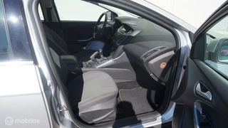 Ford Focus Ford Focus Wagon 1.0 EcoBoost Edition Plus Navi | Trekhaak | PDC V+A | Dist Riem vervangen - afbeelding nr 12