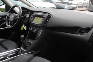 Opel Zafira Opel Zafira 1.4 Turbo Edition 7p. / Trekhaak / Panoramadak / Camera / Leder / 19'' / Navigatie / Stuurverwarming / DAB / ACC / Stoelverwarming / LED-lichtpakket - afbeelding nr 13