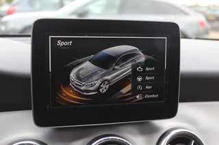 Mercedes-Benz CLA Mercedes-Benz CLA Shooting Brake 180 / Panoramadak / Camera / Half leder / Navigatie / 18'' / LED Koplampen / Stoelverwarming / Cruise Control - afbeelding nr 24