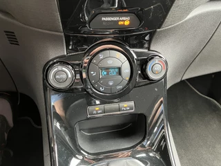 Ford Fiesta Ford Fiesta 1.0 EcoBoost Titanium X 101 pk | dealer onderhouden | climate control | trekhaak | camera | cruise control - afbeelding nr 27