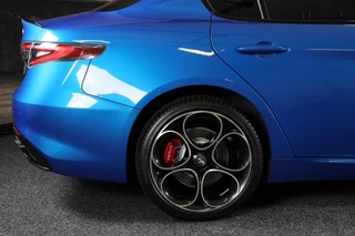 Alfa Romeo Giulia Alfa Romeo GIULIA 2.0 T GME AWD Tributo Italiano / FACELIFT / Digital Cockpit / Acc / HK / Leder / Elek Stoelen / Camera / 19 Inch - afbeelding nr 40