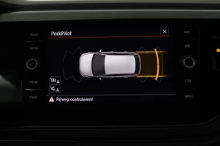 Volkswagen Polo Volkswagen Polo 2.0 TSI GTI (STOELVERWARMING, NAVIGATIE, AUTOMAAT, CRUISE ADAPTIEF, PARKEERSENSOREN, NL-AUTO) - afbeelding nr 17