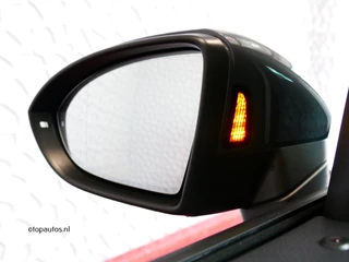 Volkswagen Touran Volkswagen Touran 1.5 TSI 150PK 7P CARPLAY NAVI CAMERA LED ELEK.KLEP VIR.COCKPIT DODE.HOEK DET. STOELVERW KEYLESS 7P 7PERS 11/2024 