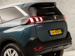 Peugeot 5008 Peugeot 5008 1.2 PureTech Sport 7 Persoons (APPLE CARPLAY, GROOT NAVI, LEDER, GETINT GLAS, SPORTSTOELEN, 360 CAMERA, CRUISE, NIEUWE APK, NIEUWSTAAT) - afbeelding nr 11