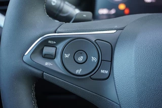 Opel Grandland Opel Grandland 1.2 Turbo Ultimate Automaat / Camera / Stoel- en stuurverwarming / Navi / Alcantara - afbeelding nr 19