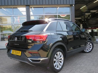 Volkswagen T-Roc Volkswagen T-Roc 1.5 TSI 150PK STYLE / Camera / Navi / Elec.achterklep / Adap.cruise / BOVAG garantie - afbeelding nr 16