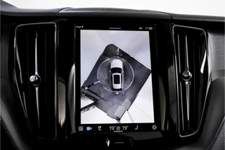 Volvo XC60 Volvo XC60 2.0 T6 Plug-in hybrid AWD Plus Dark | S/K-Panodak | Dig. Cockpit | Adapt. Cruise | Memory Stoelen | Elek. Klep | Stoel-+stuurverw. | 360 Camera | Harman/Kardon | NAV+App. Connect | LM 19
