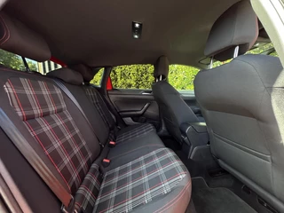 Volkswagen Polo Volkswagen Polo 2.0 TSI GTI, NIEUW MODEL, NAVI, AIRCO, CARPLAY, STOELVERWARMING, PARKEERSENSOREN VOOR/ACHTER, LICHTMETAAL 17