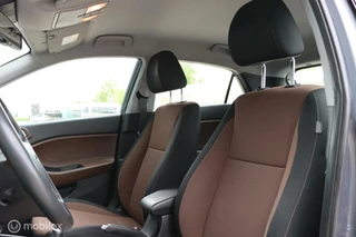 Hyundai i20 Hyundai i20 1.2 HP Business Edition / PDC / Climate Control - afbeelding nr 7