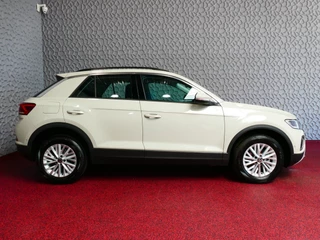 Volkswagen T-Roc Volkswagen T-Roc 1.5 TSI 150PK CARPLAY NAVI STOEL VERW. LED VIR.COCKPIT 03/2024 